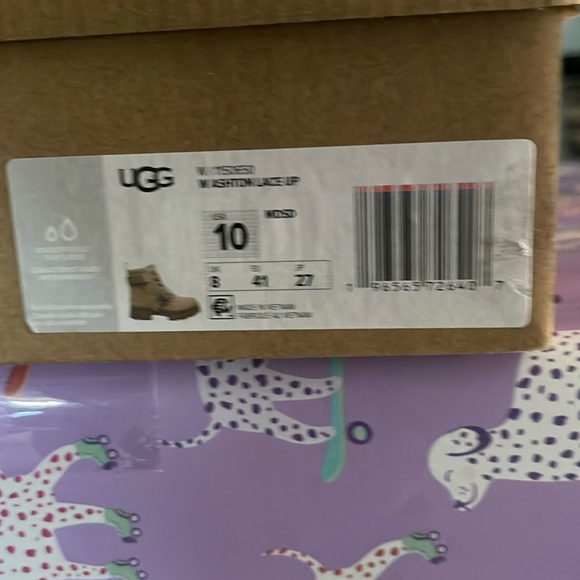 UGG
Ashton Waterproof
Boot (Women) - Picture 9 of 9